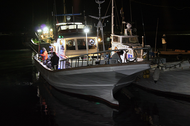 各釣り座に場所取りの物を置きます。