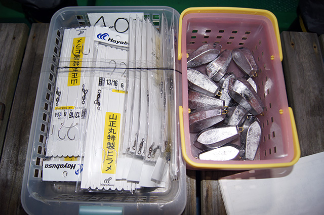 オモリや仕掛けの販売もあります。